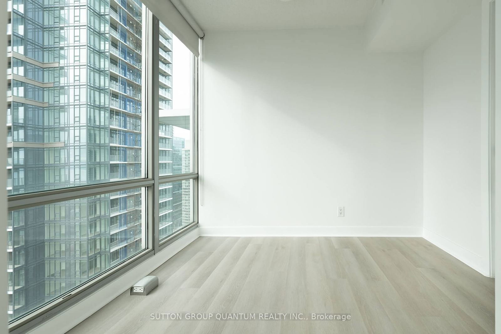 81 Navy Wharf Crt, unit 3705 for rent