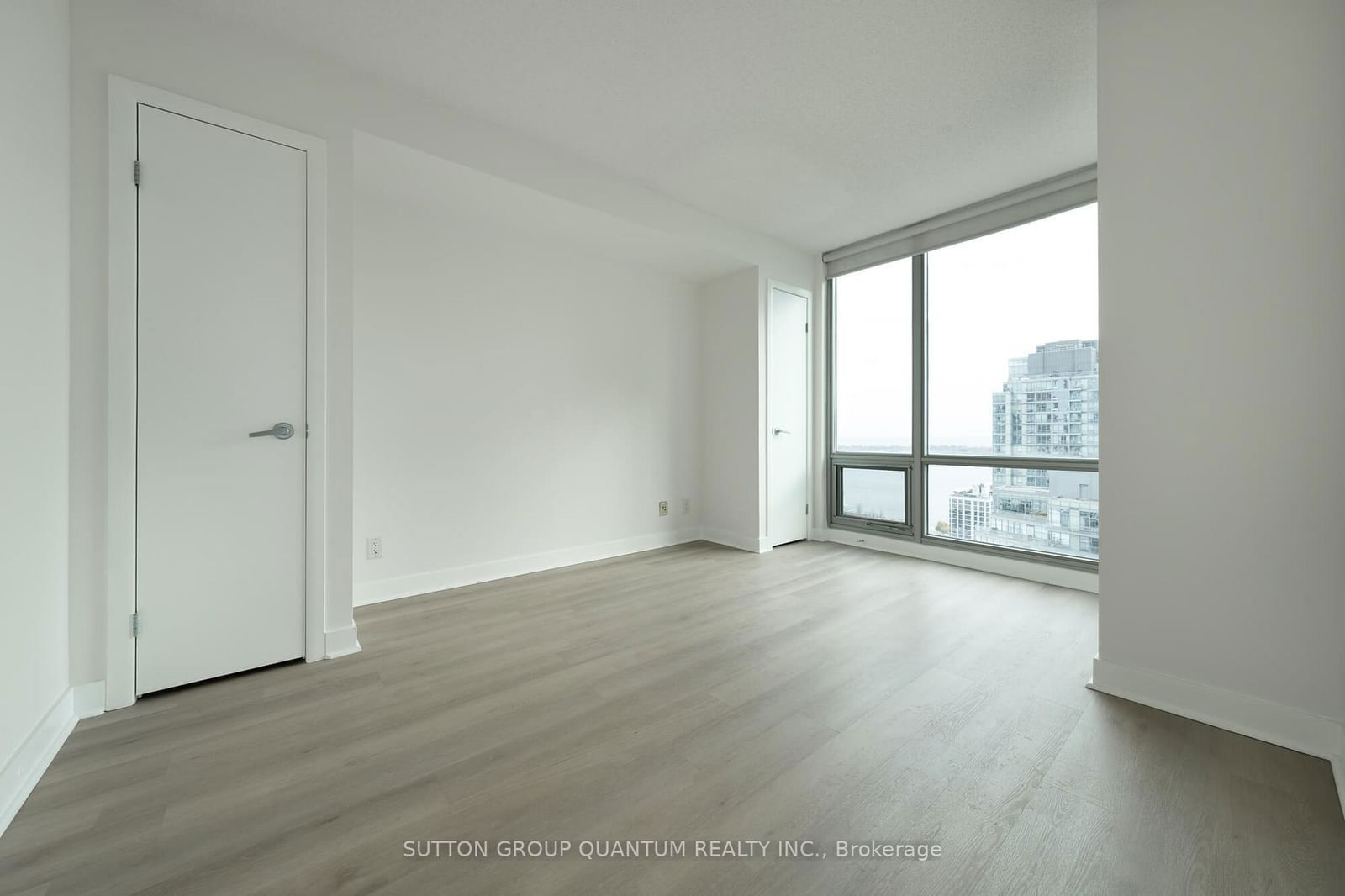 81 Navy Wharf Crt, unit 3705 for rent