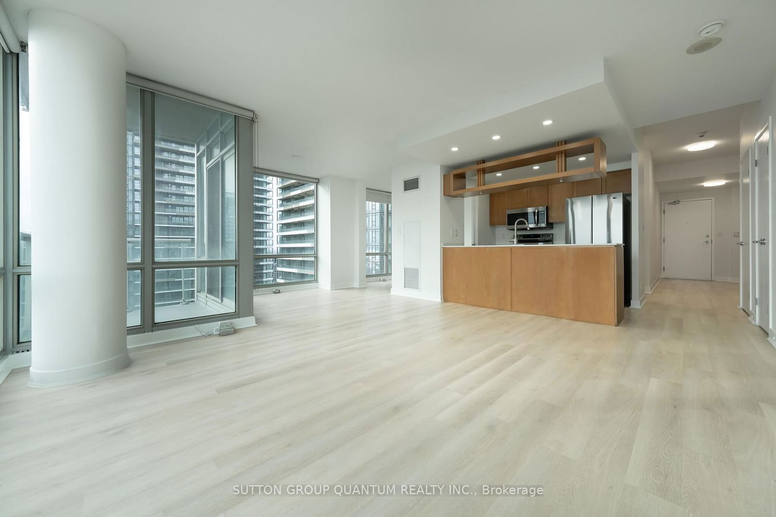 81 Navy Wharf Crt, unit 3705 for rent