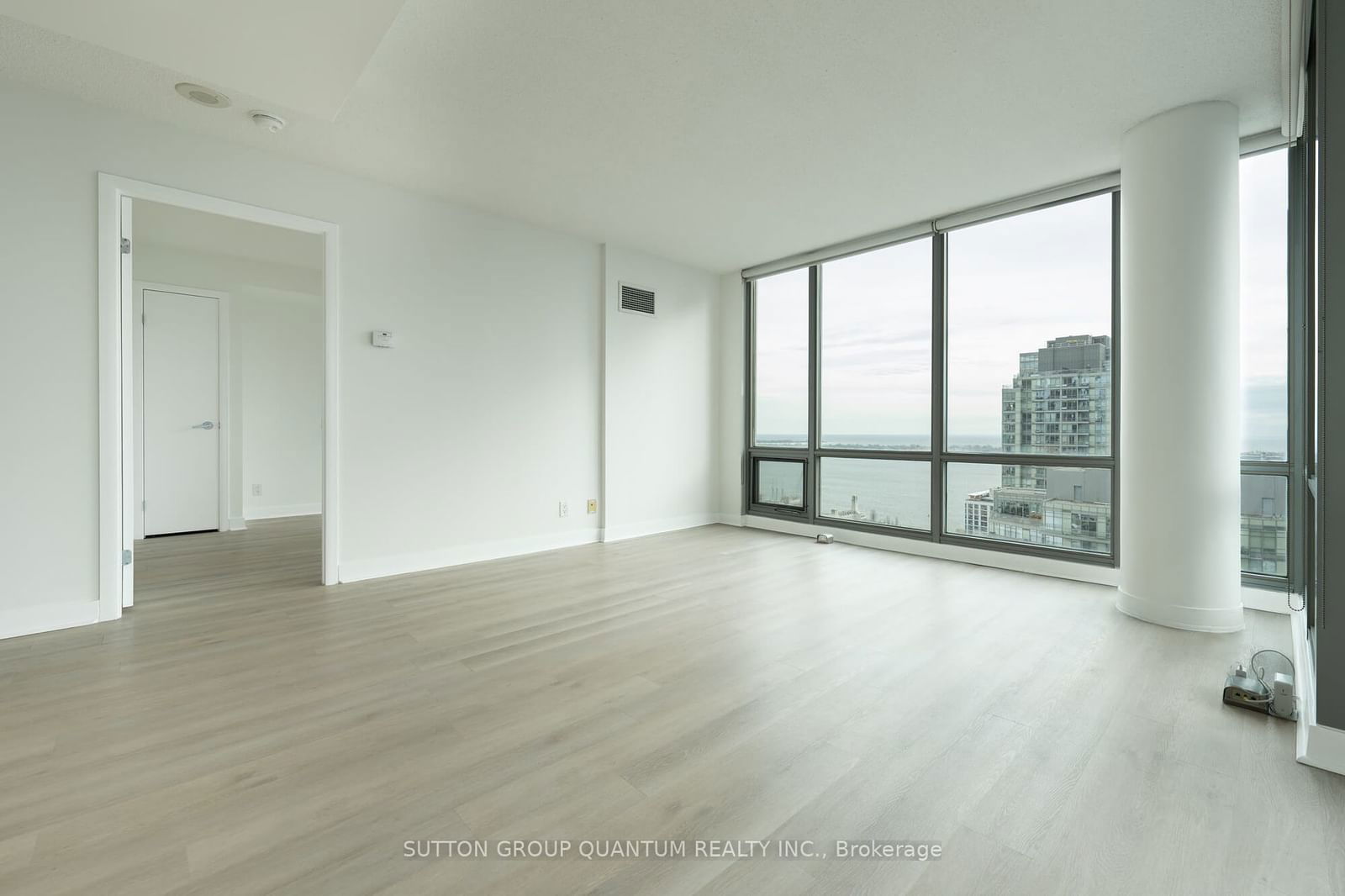 81 Navy Wharf Crt, unit 3705 for rent