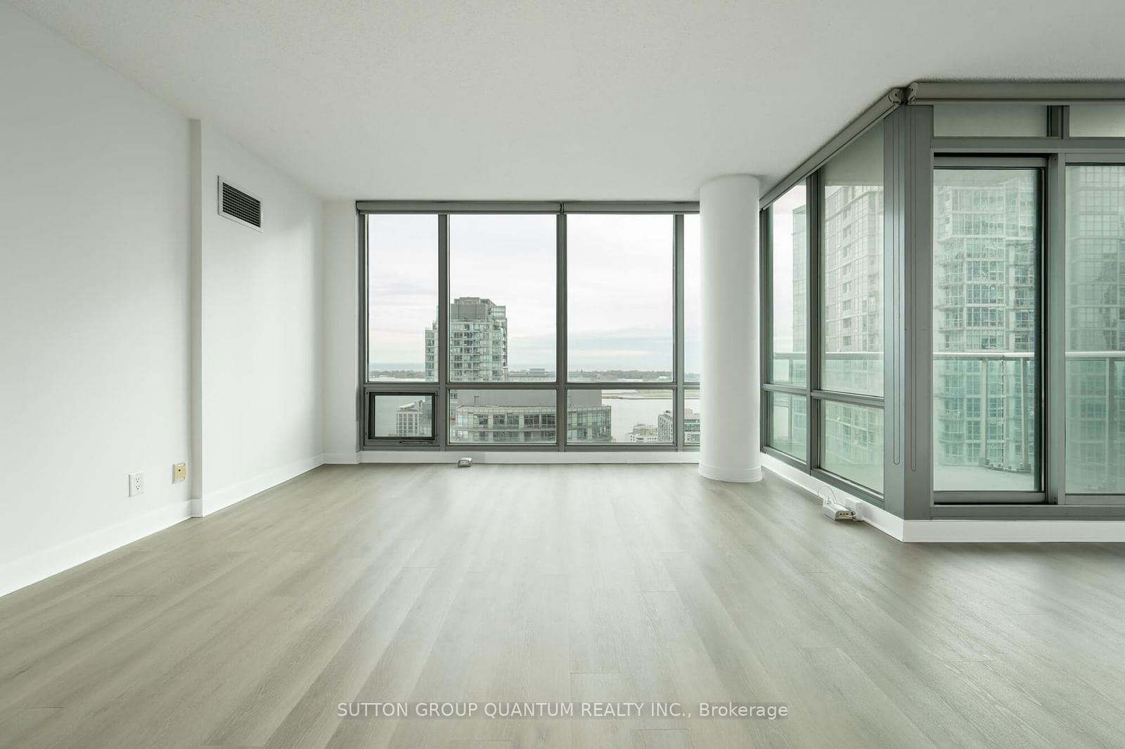 81 Navy Wharf Crt, unit 3705 for rent