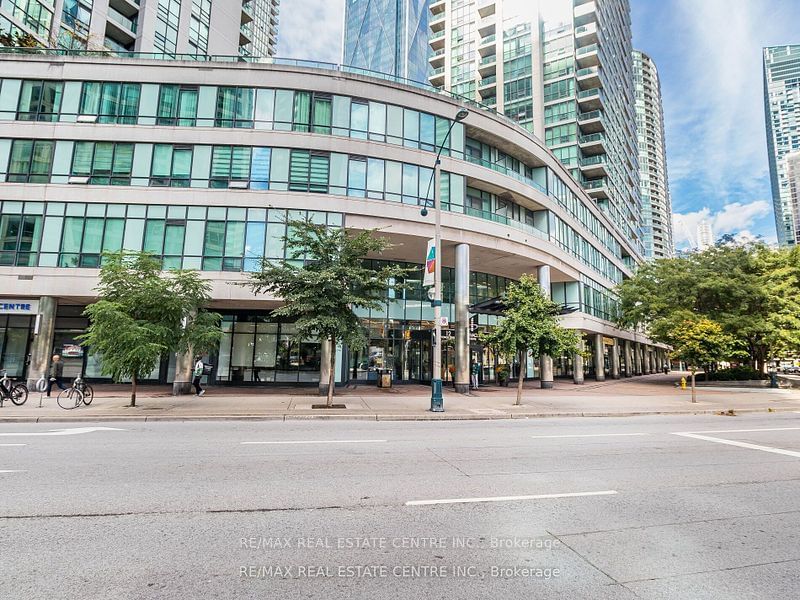 12 Yonge St, unit 2002 for rent