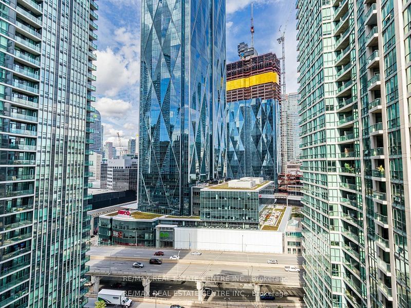 12 Yonge St, unit 2002 for rent