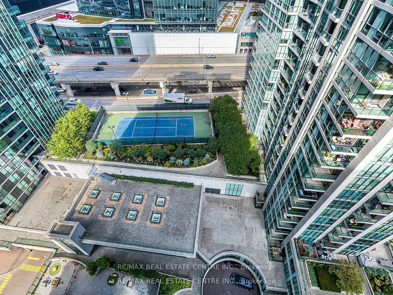 12 Yonge St, unit 2002 for rent