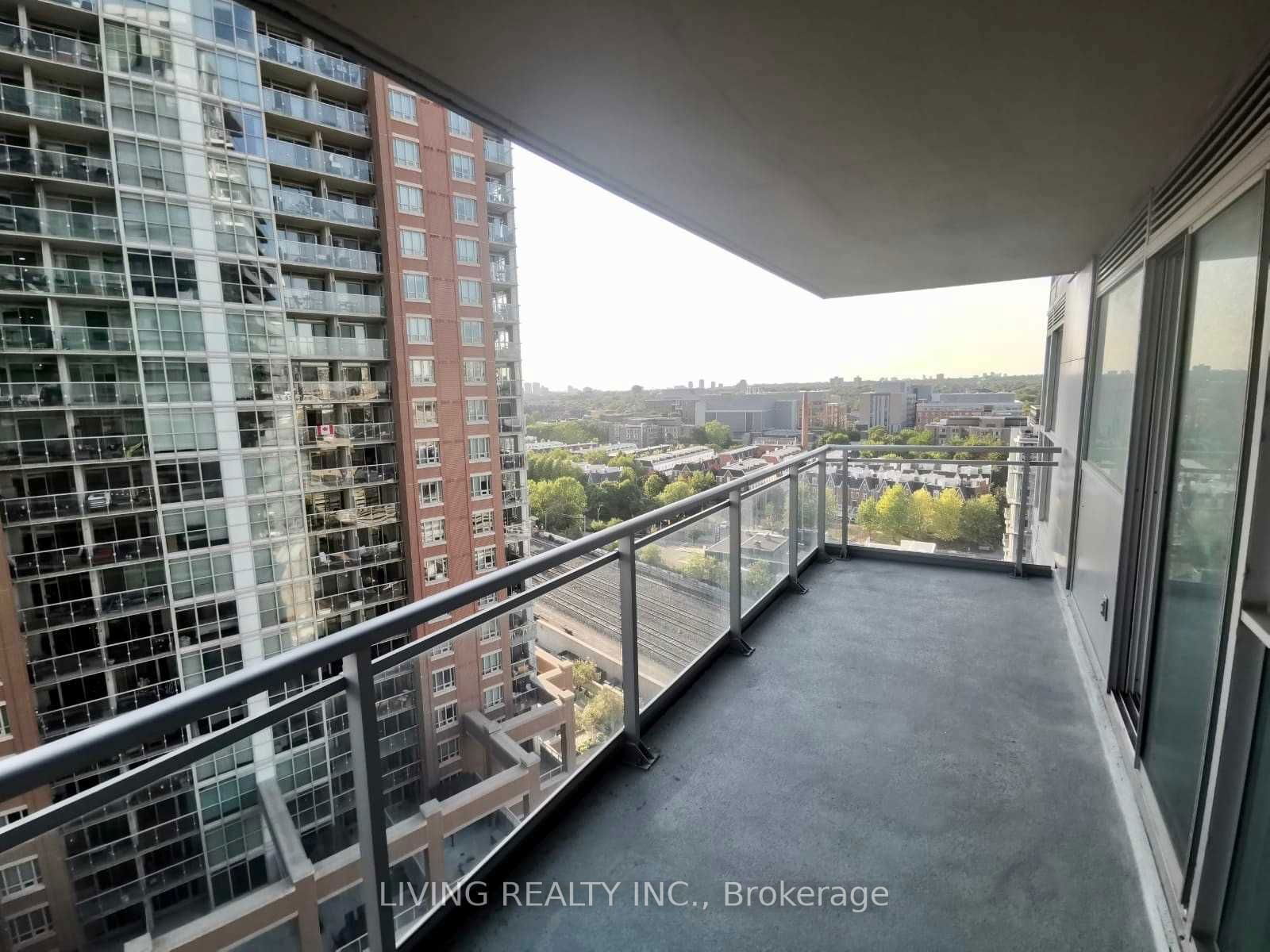 100 Western Battery Rd, unit 1407 for rent