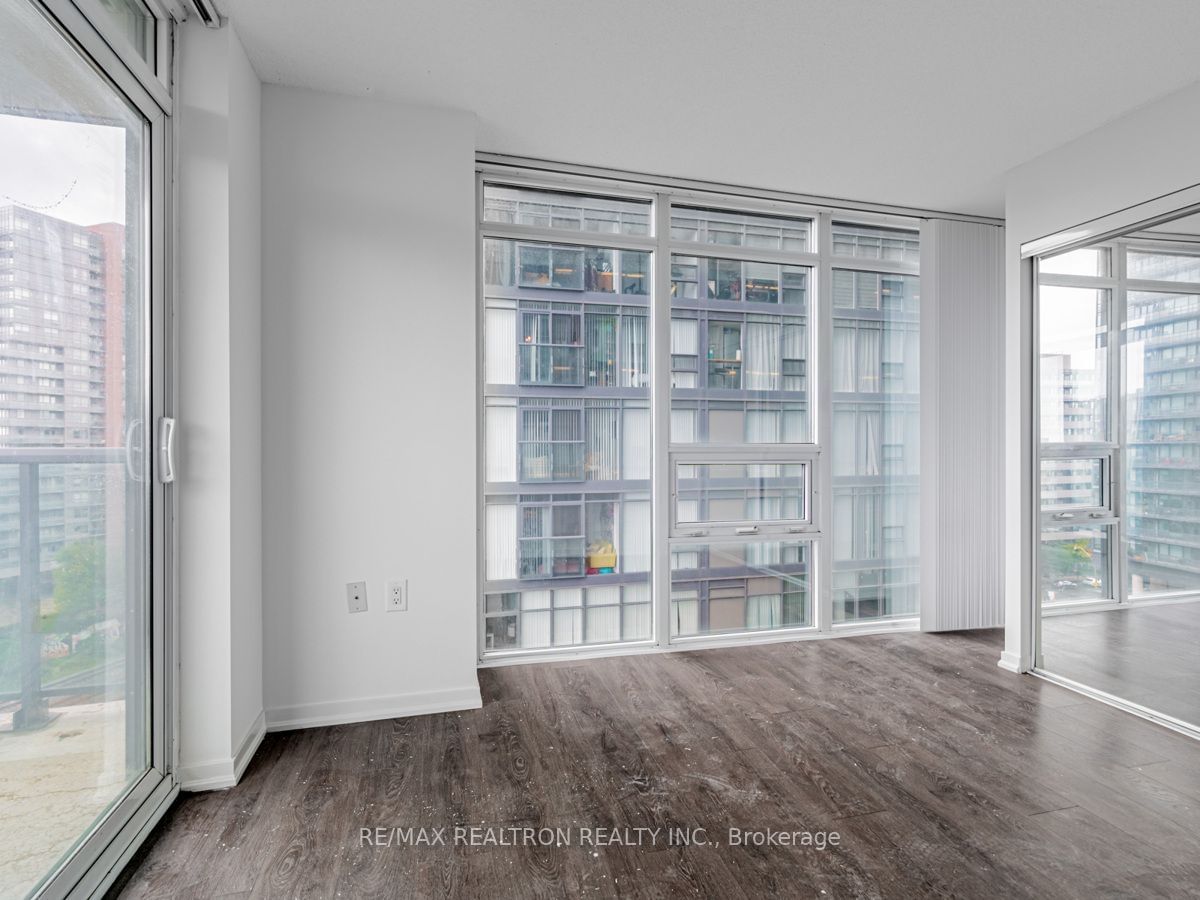 36 Lisgar St W, unit 223W for rent