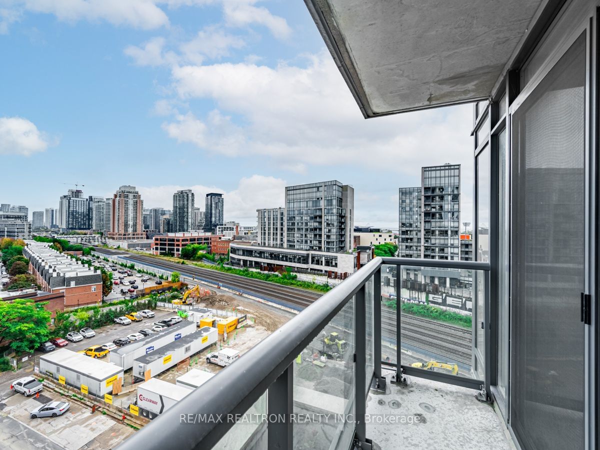 36 Lisgar St W, unit 223W for rent