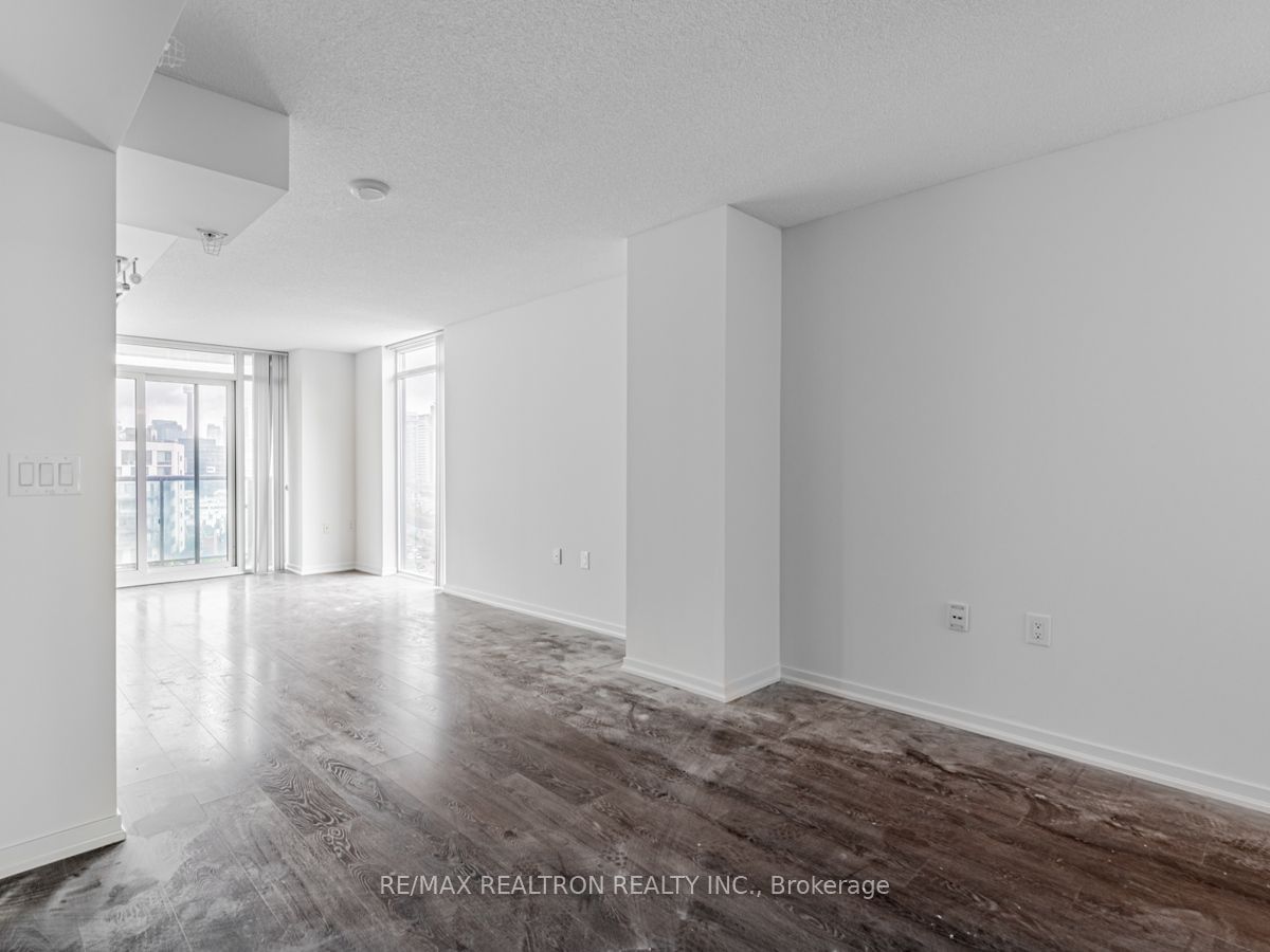 36 Lisgar St W, unit 223W for rent