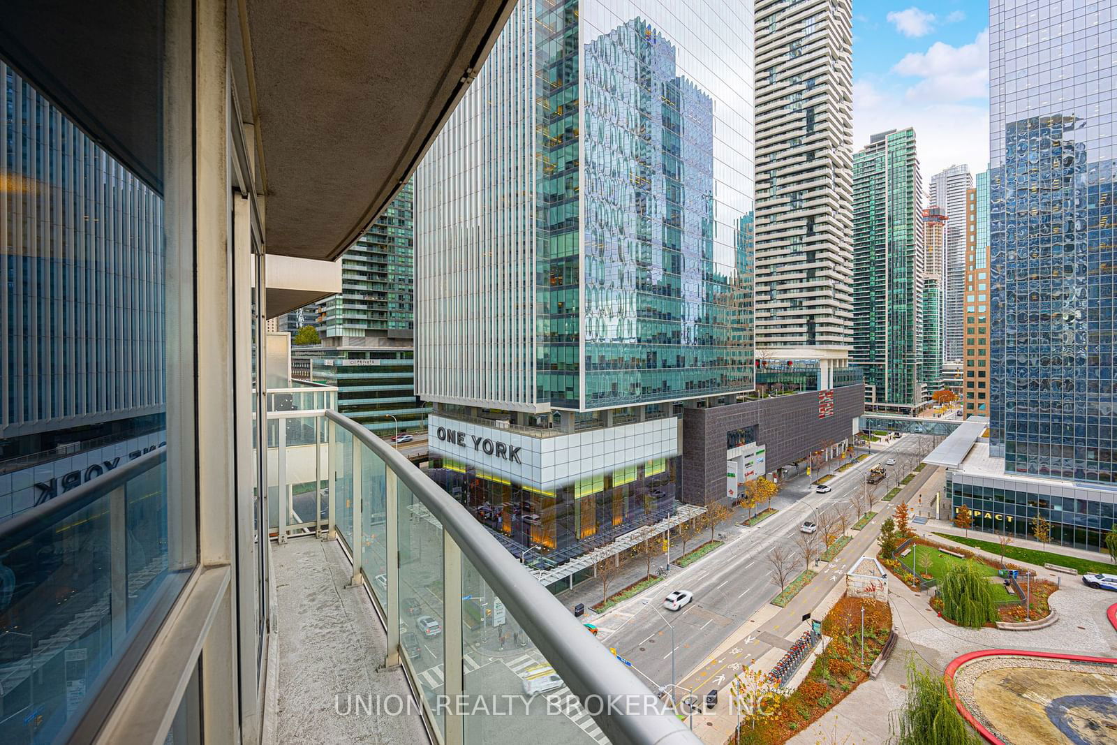 8 York St, unit 1104 for sale