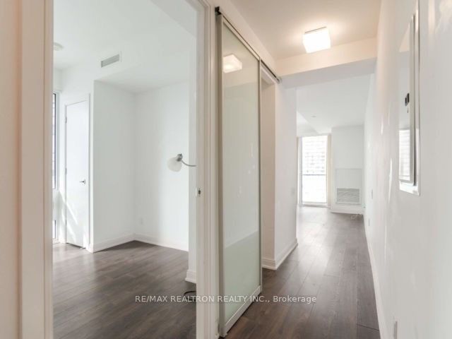 42 Charles St E, unit 2407 for rent