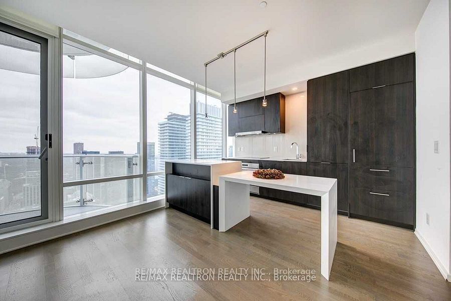 1 Bloor St E, unit 4203 for rent