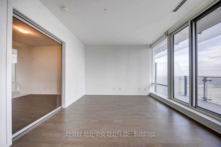 1 Bloor St E, unit 4203 for rent