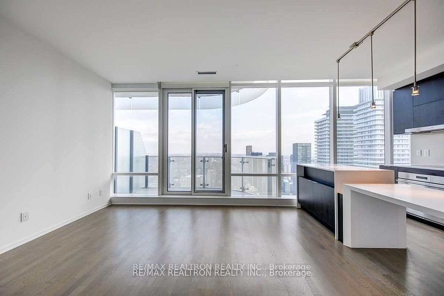 1 Bloor St E, unit 4203 for rent