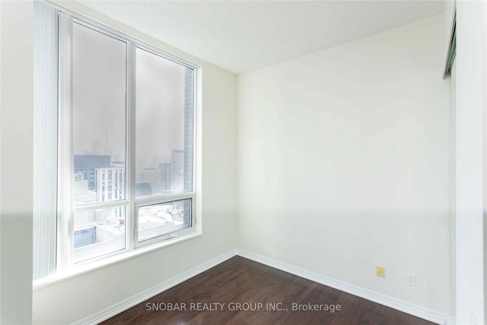 770 Bay St, unit Ph-106 for rent