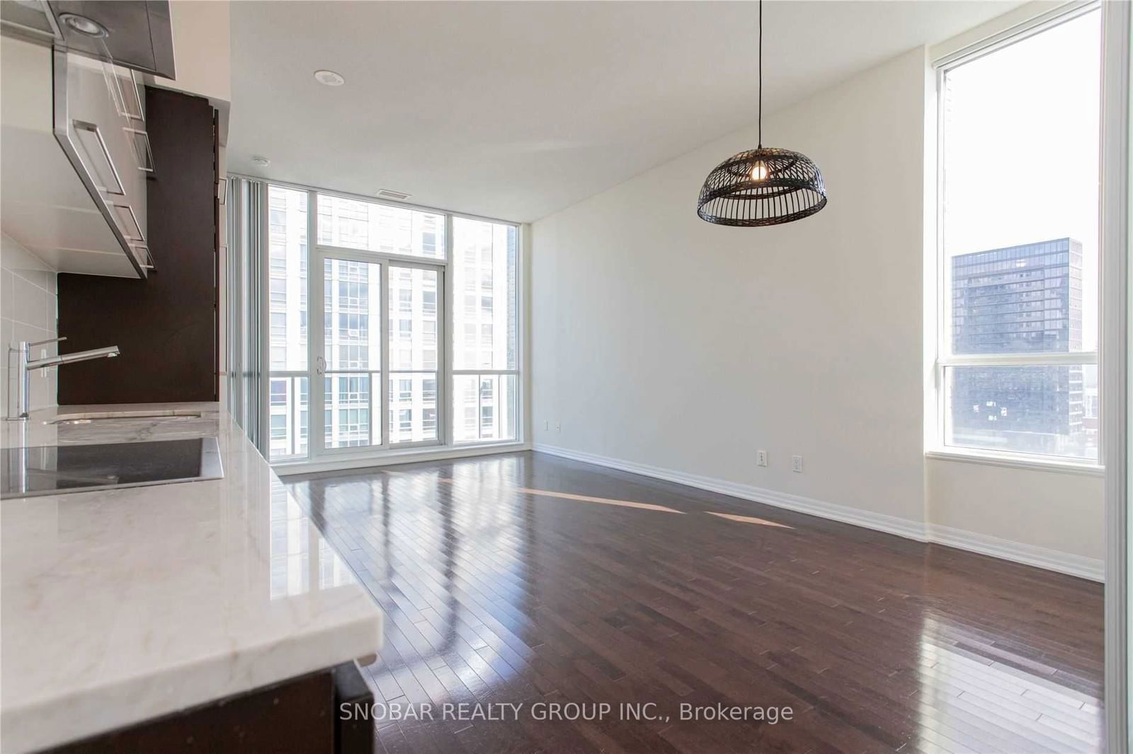 770 Bay St, unit Ph-106 for rent