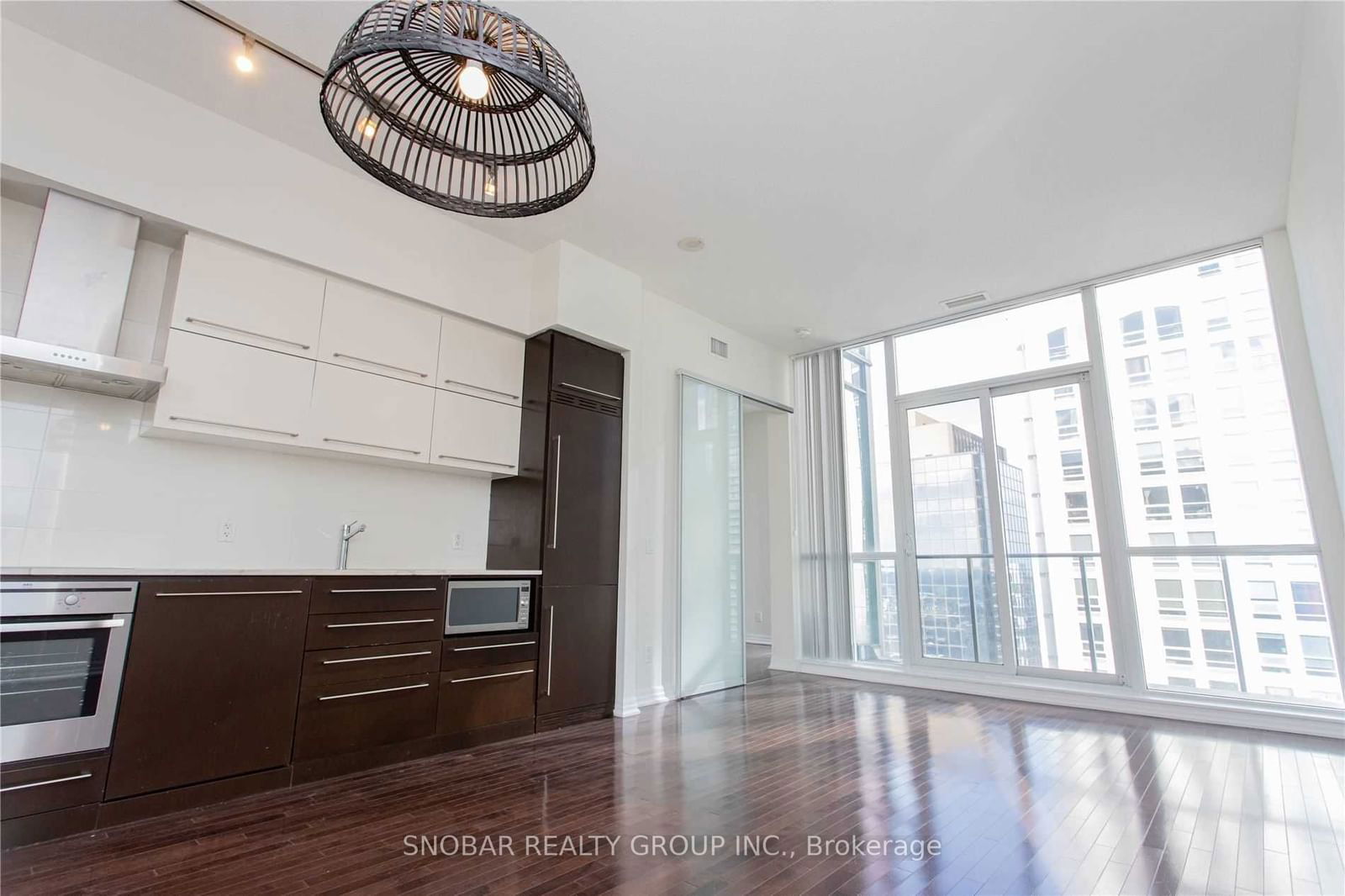 770 Bay St, unit Ph-106 for rent