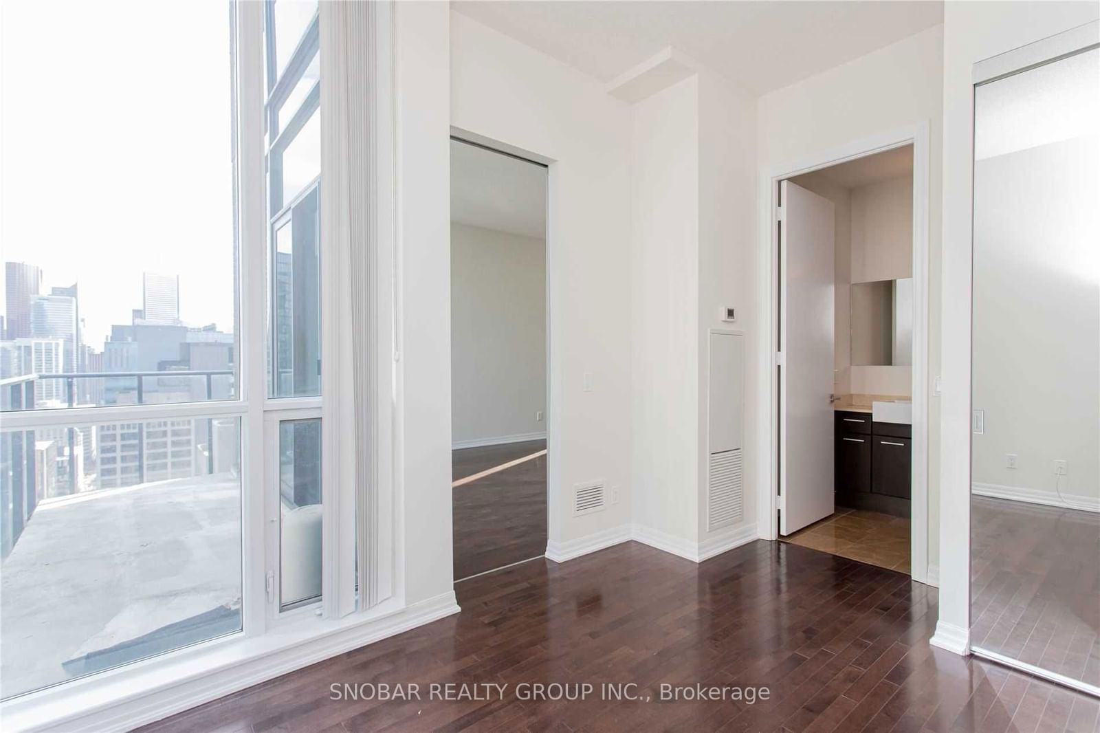 770 Bay St, unit Ph-106 for rent