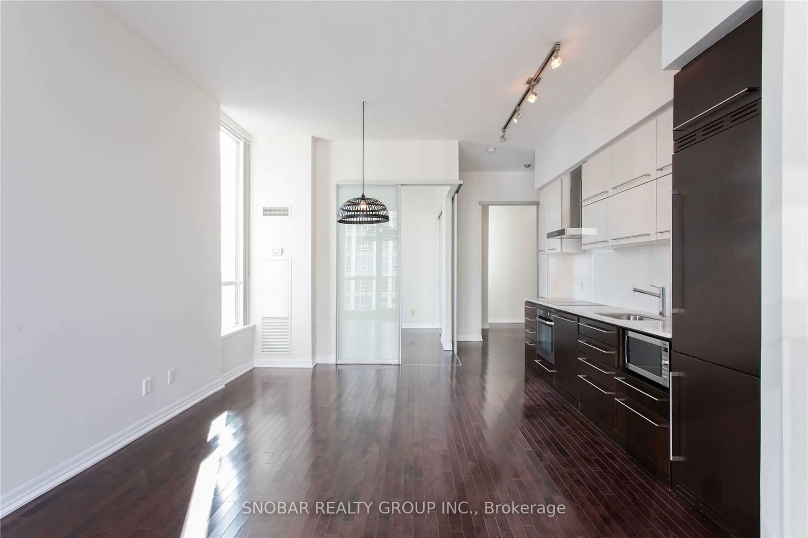 770 Bay St, unit Ph-106 for rent