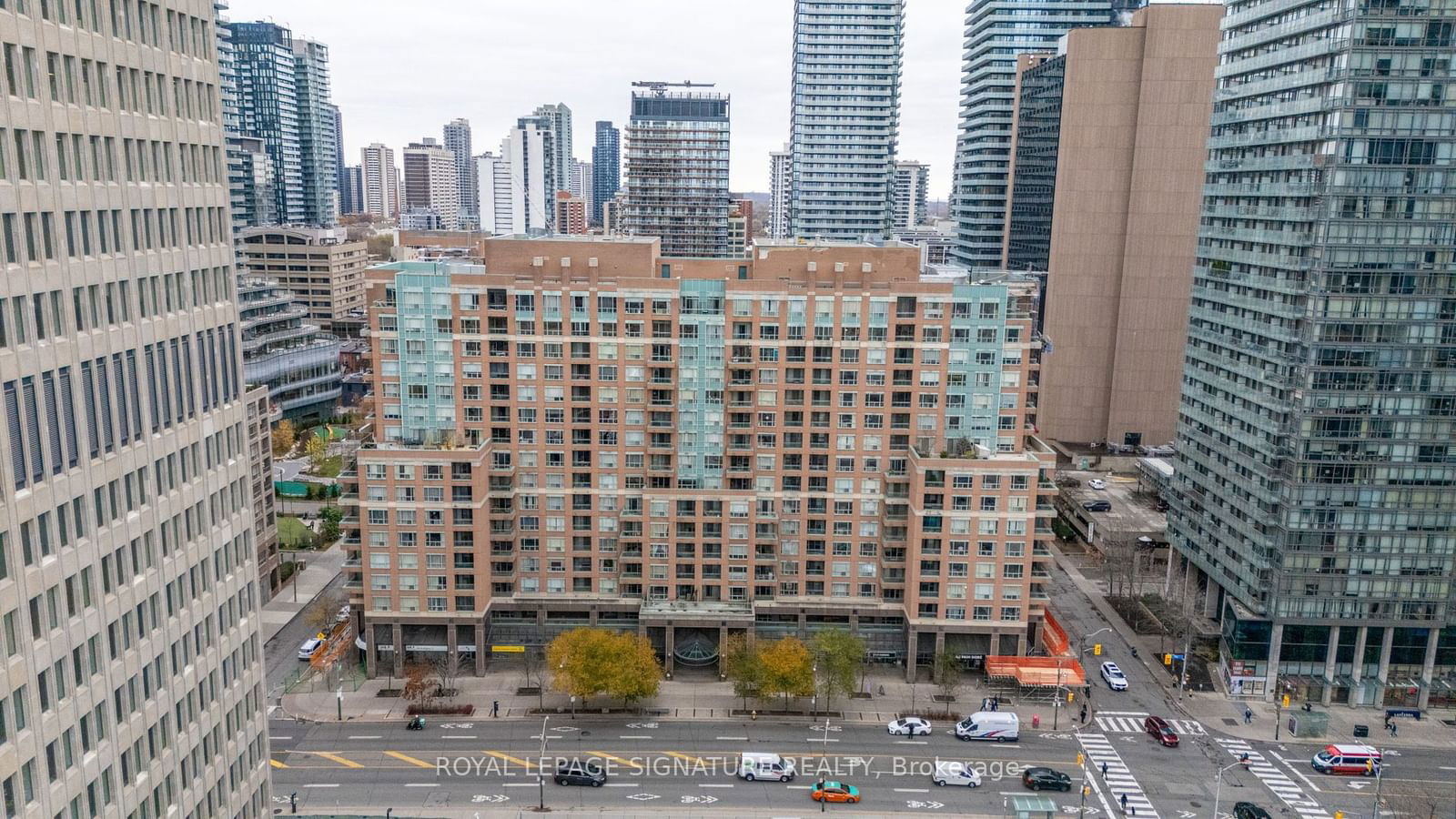 887 Bay St, unit 310 for rent