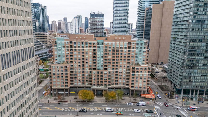 887 Bay St, unit 310 for rent