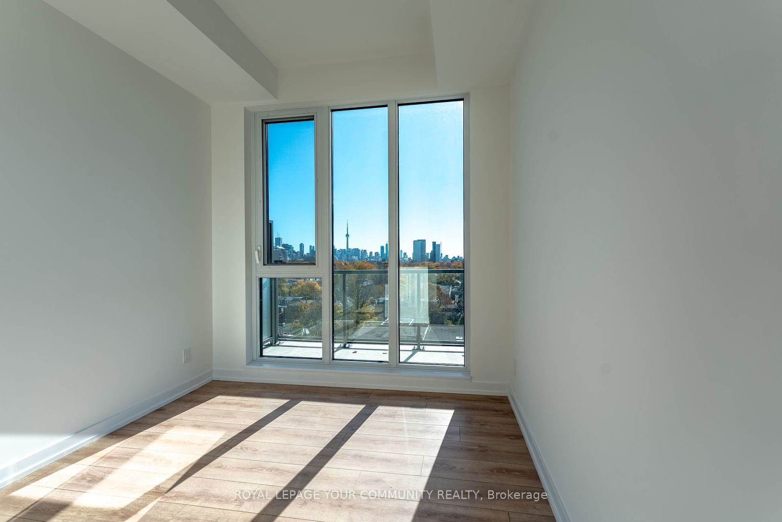 500 Dupont St, unit 704 for sale