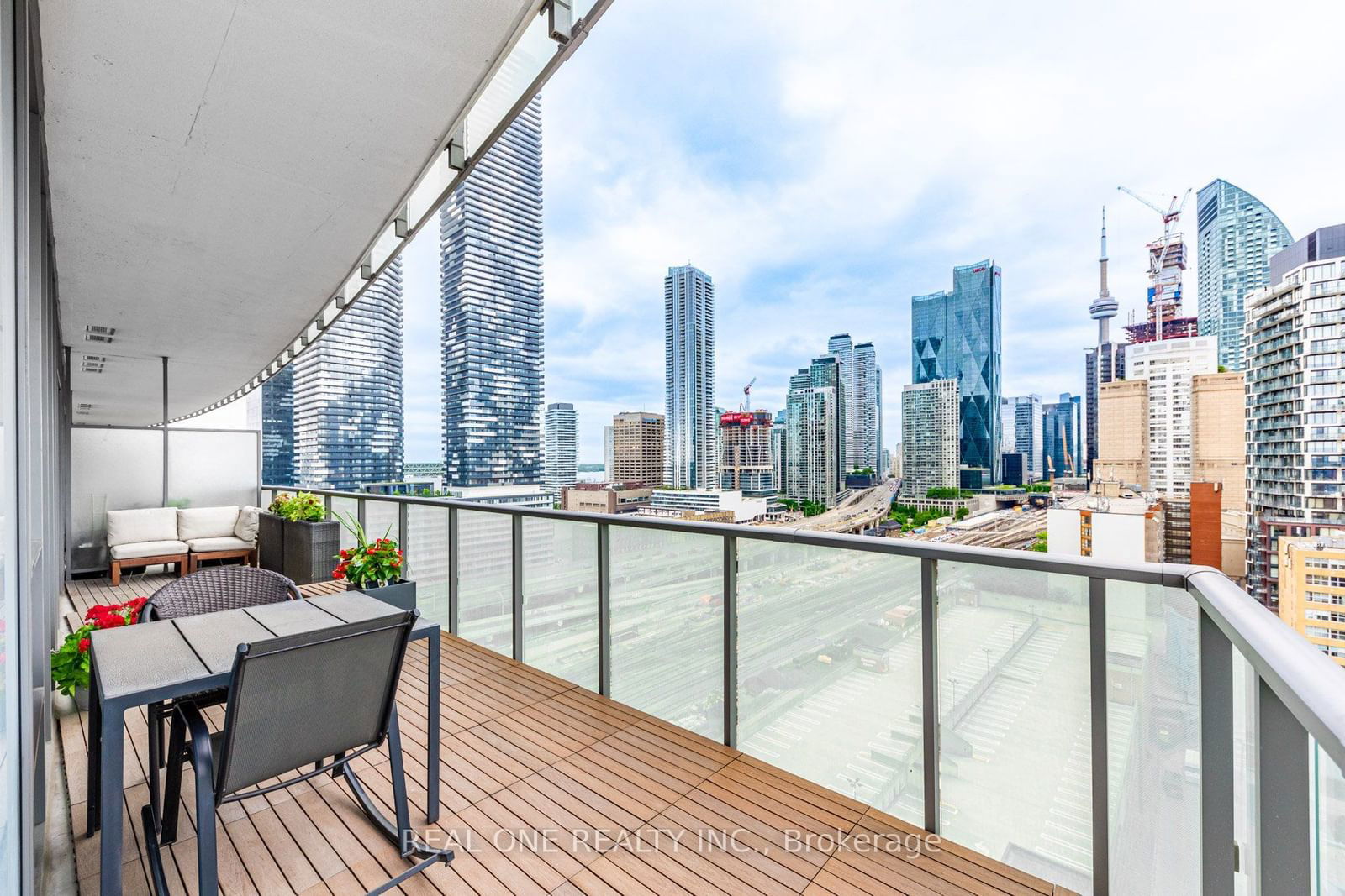 1 Market St, unit 1604 for sale