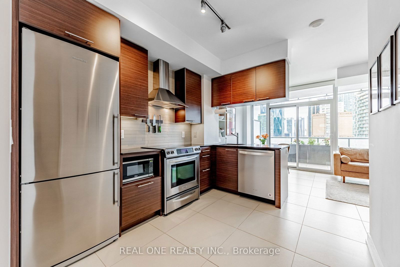 1 Market St, unit 1604 for sale