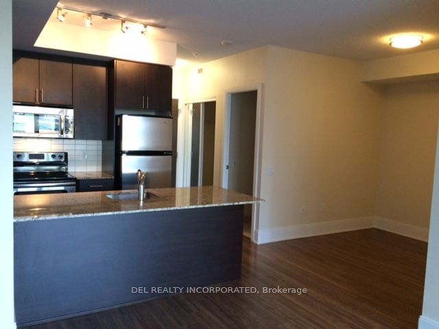 560 Front St W, unit 522 for rent