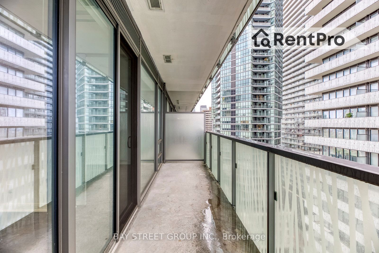 50 Charles St E, unit 1608 for rent