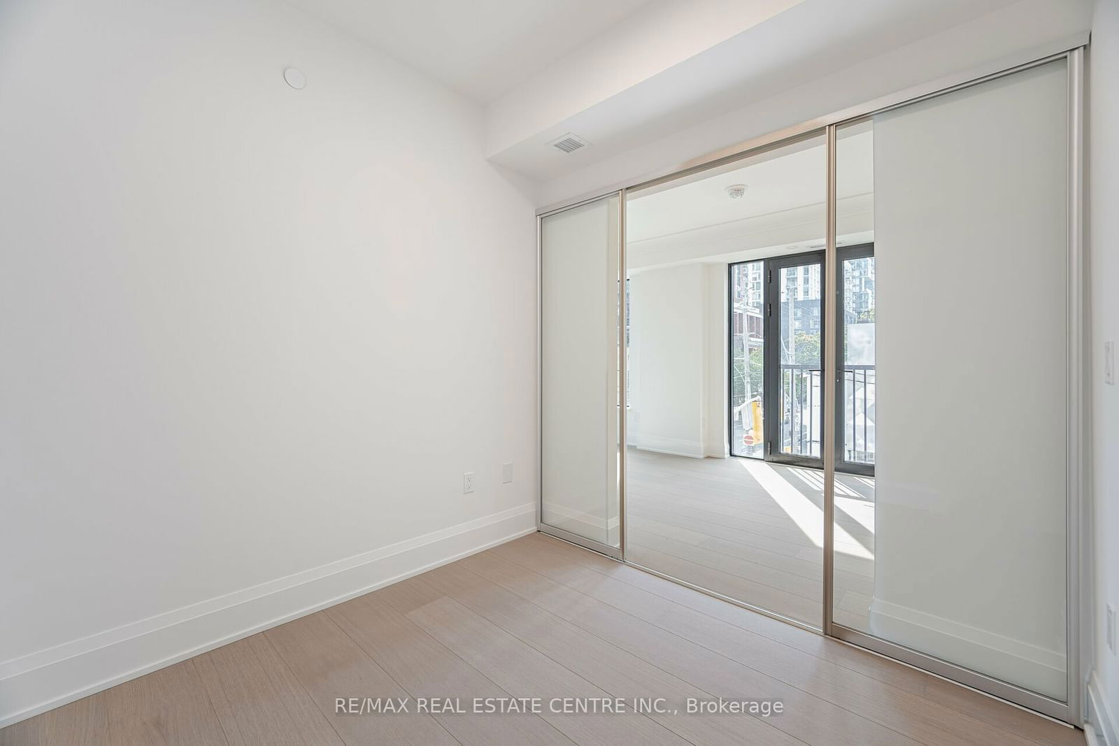 123 Portland St, unit 210 for rent