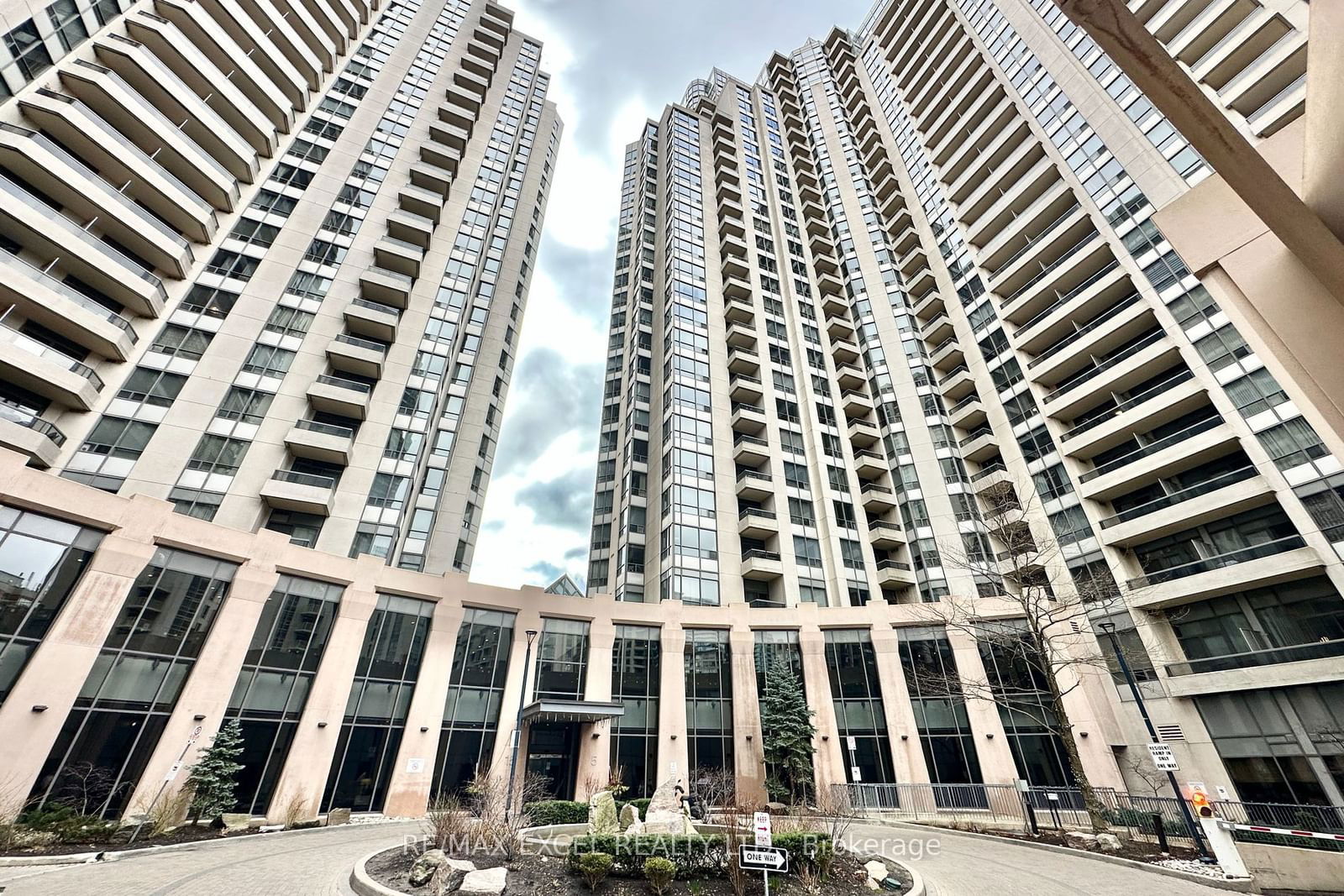 5 Northtown Way, unit 317 for sale