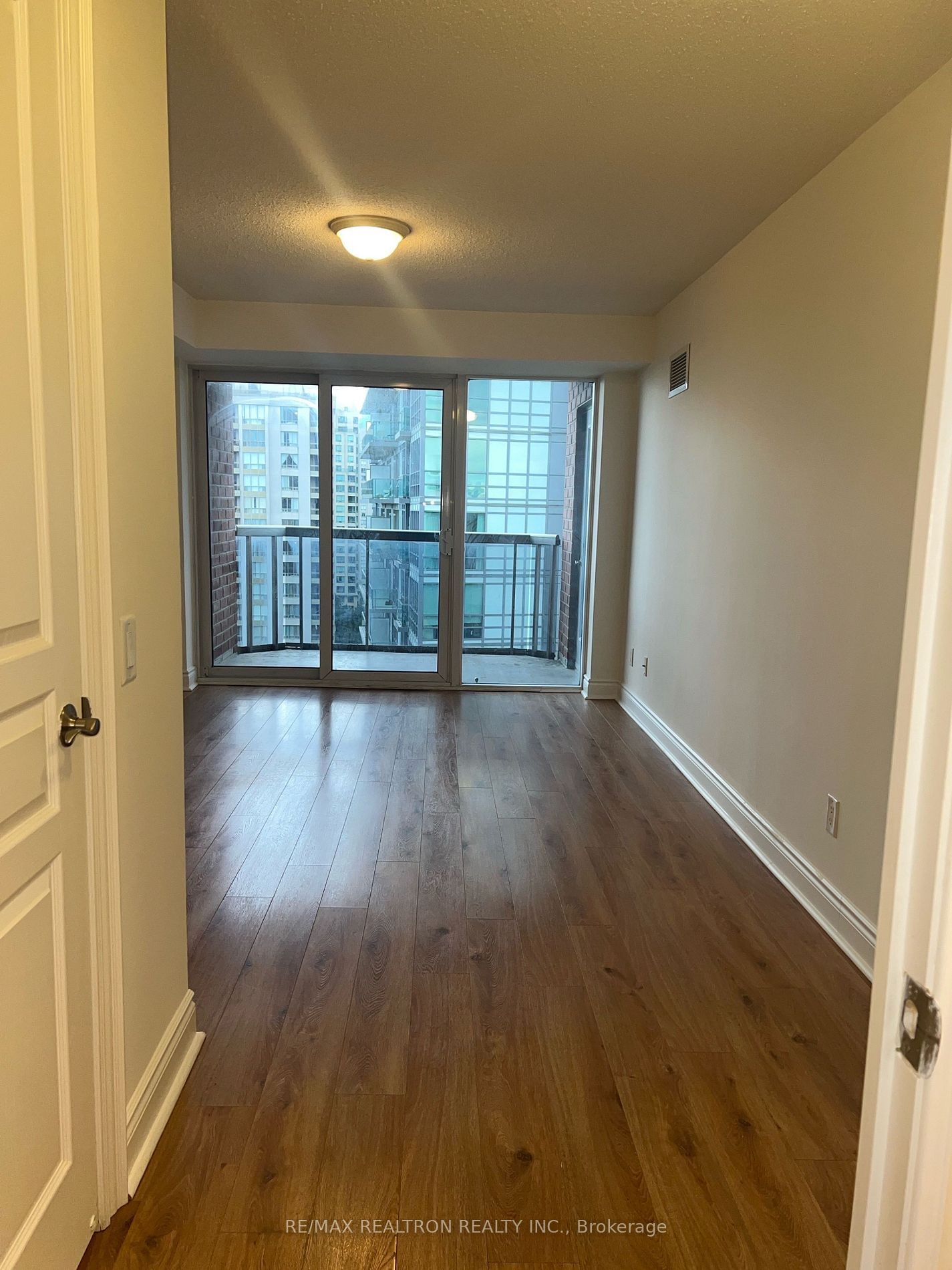 8 McKee Ave, unit 1006 for rent