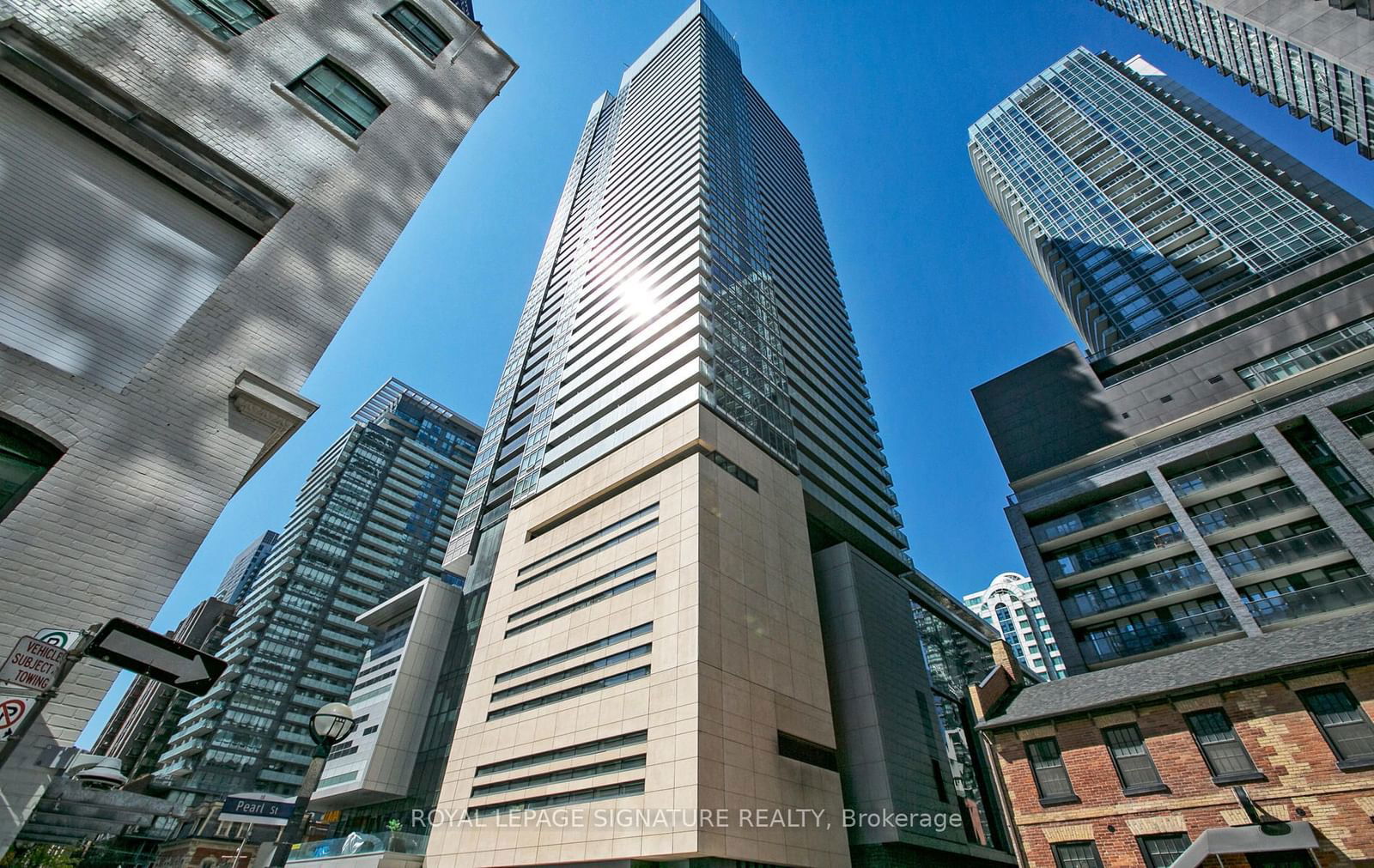 80 John St, unit 4001 for rent