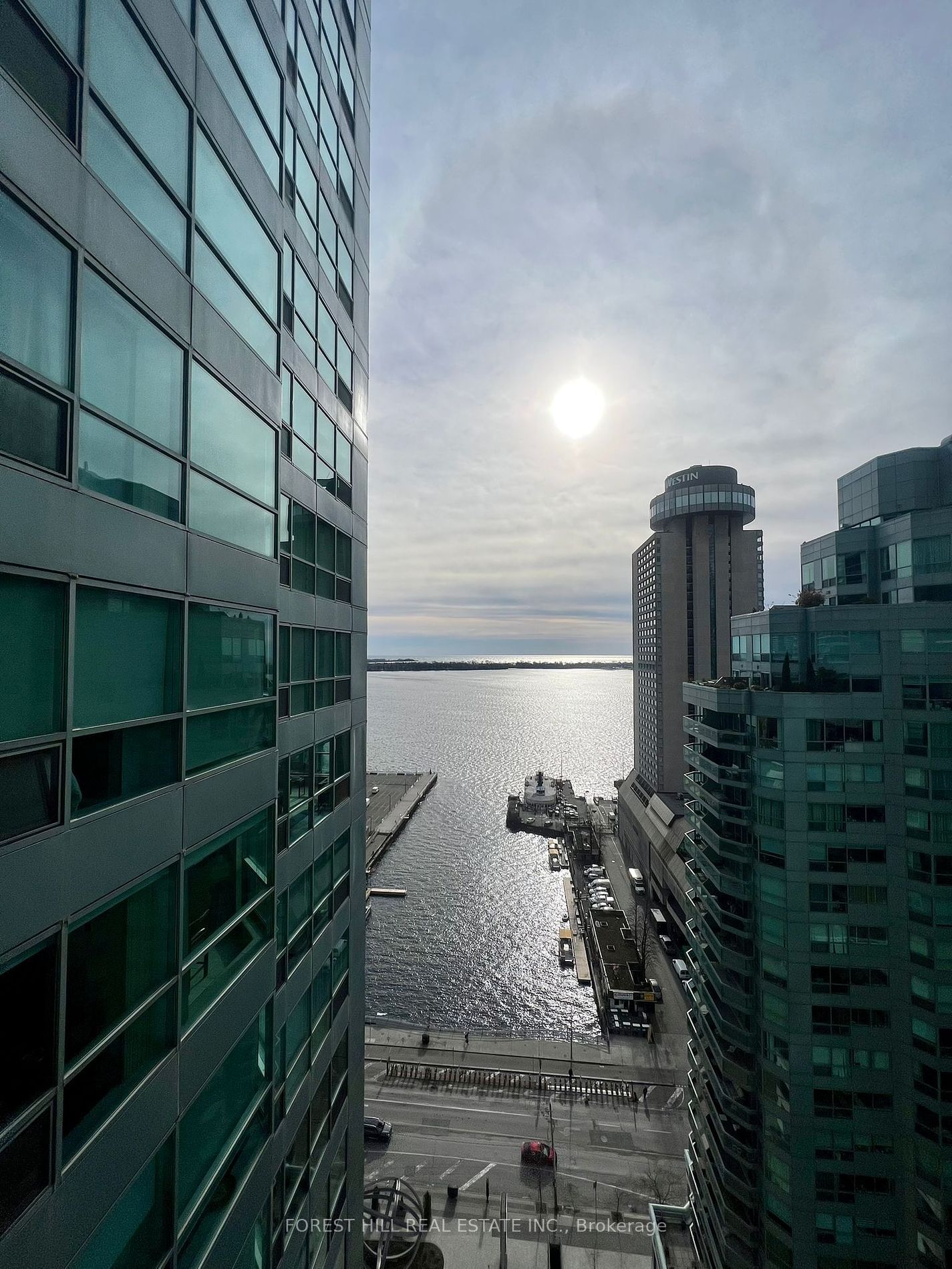 10 Yonge St, unit 2413 for rent