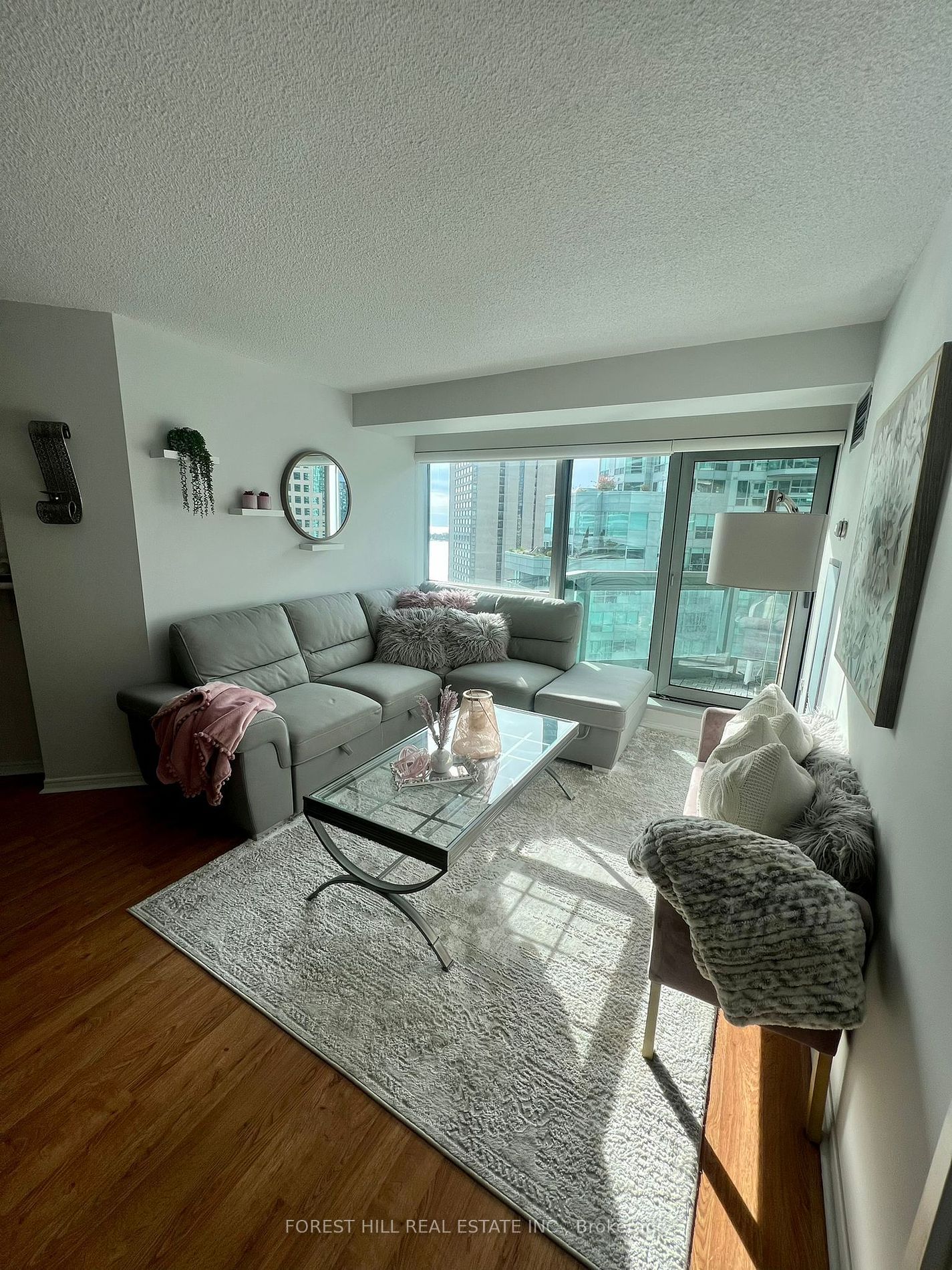 10 Yonge St, unit 2413 for rent