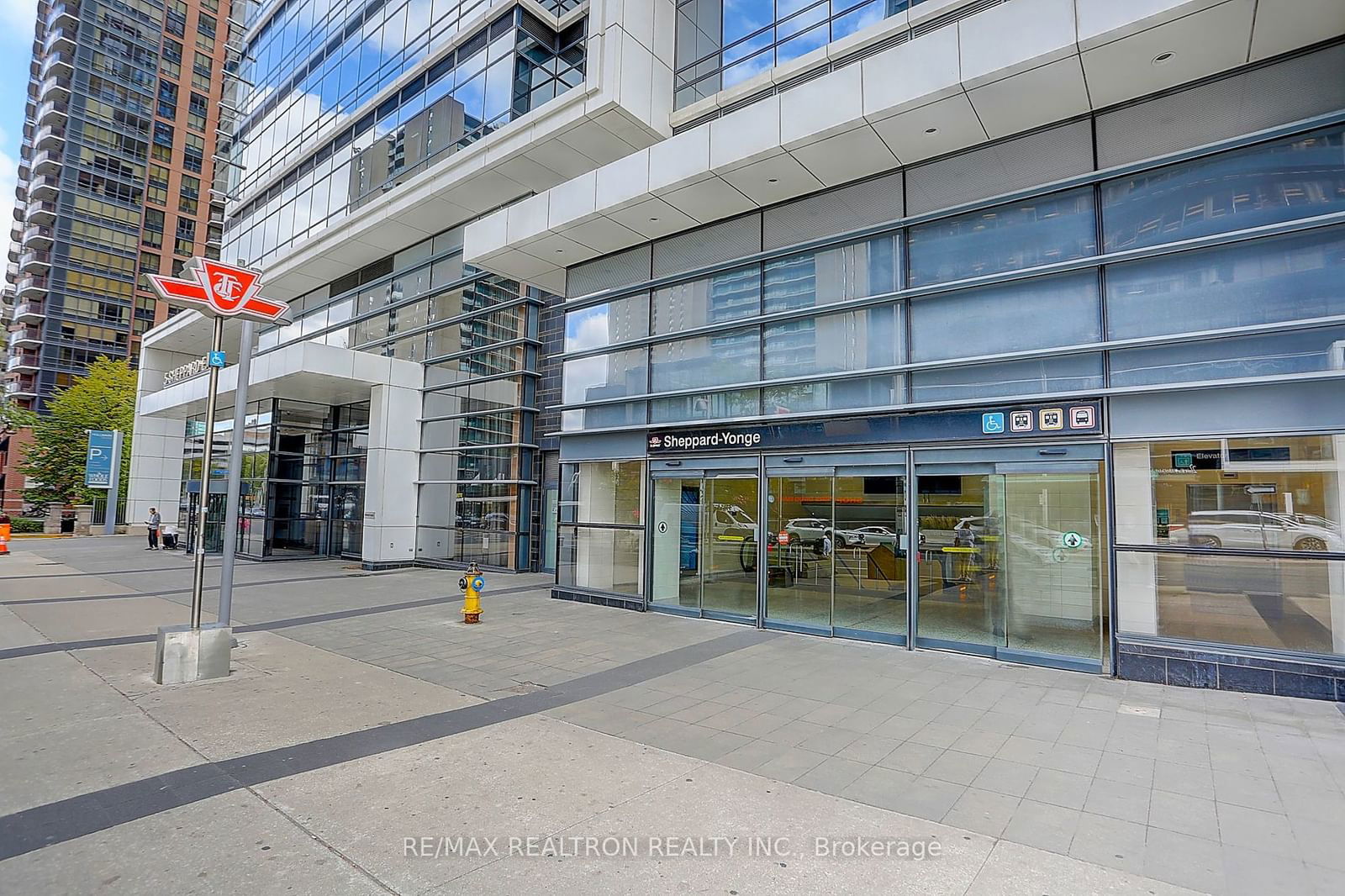 5 Sheppard Ave E, unit 3218 for rent