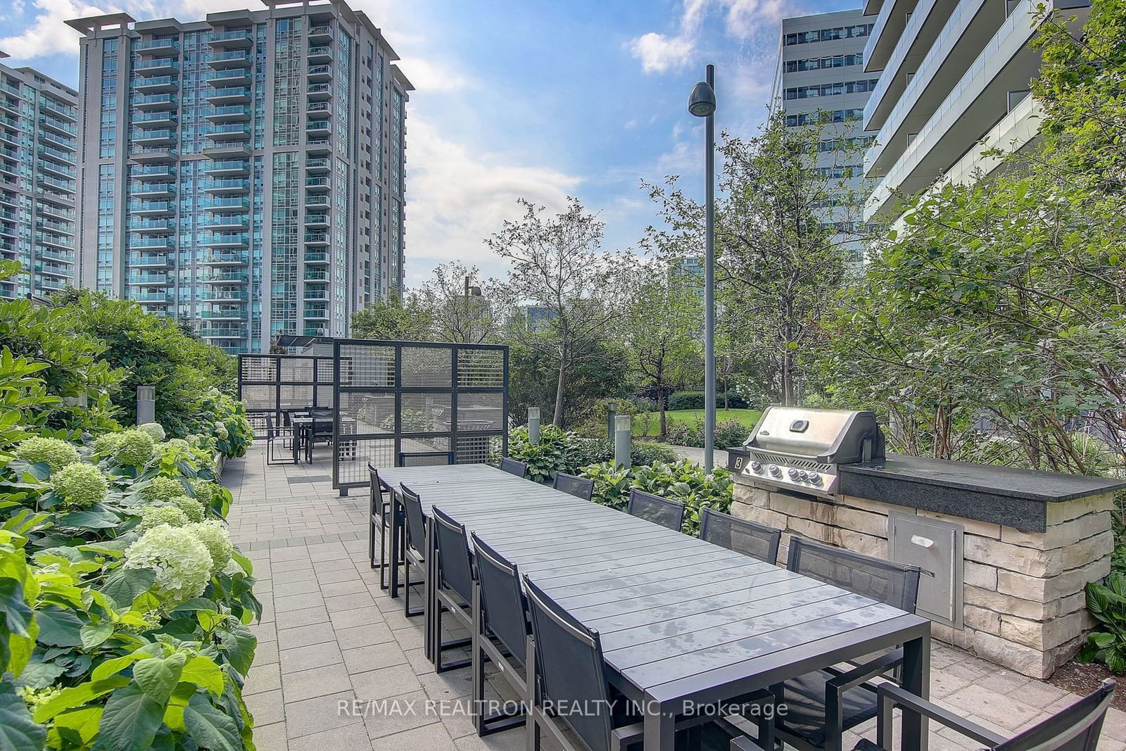 5 Sheppard Ave E, unit 3218 for rent