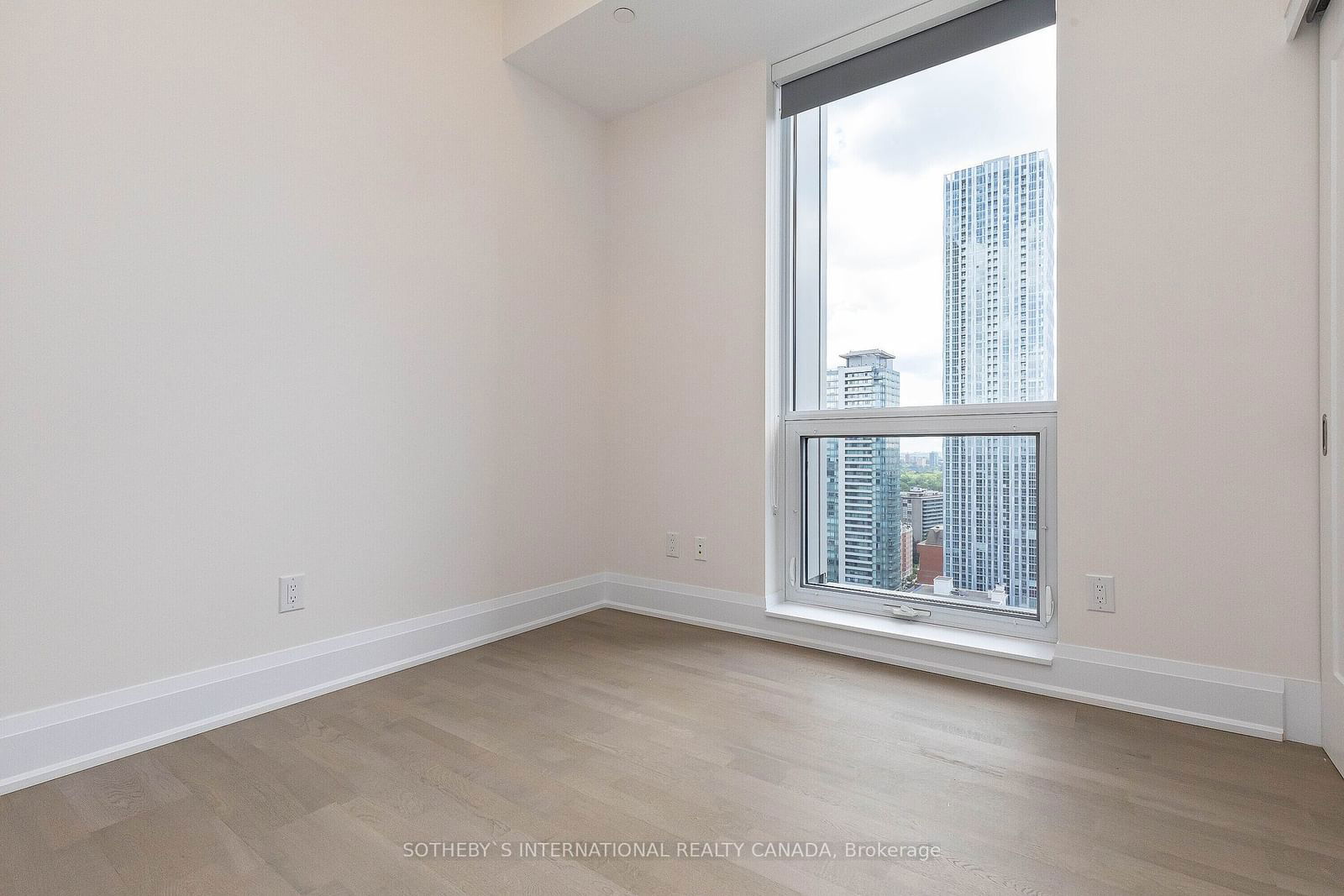 88 Cumberland St, unit 2505 for rent