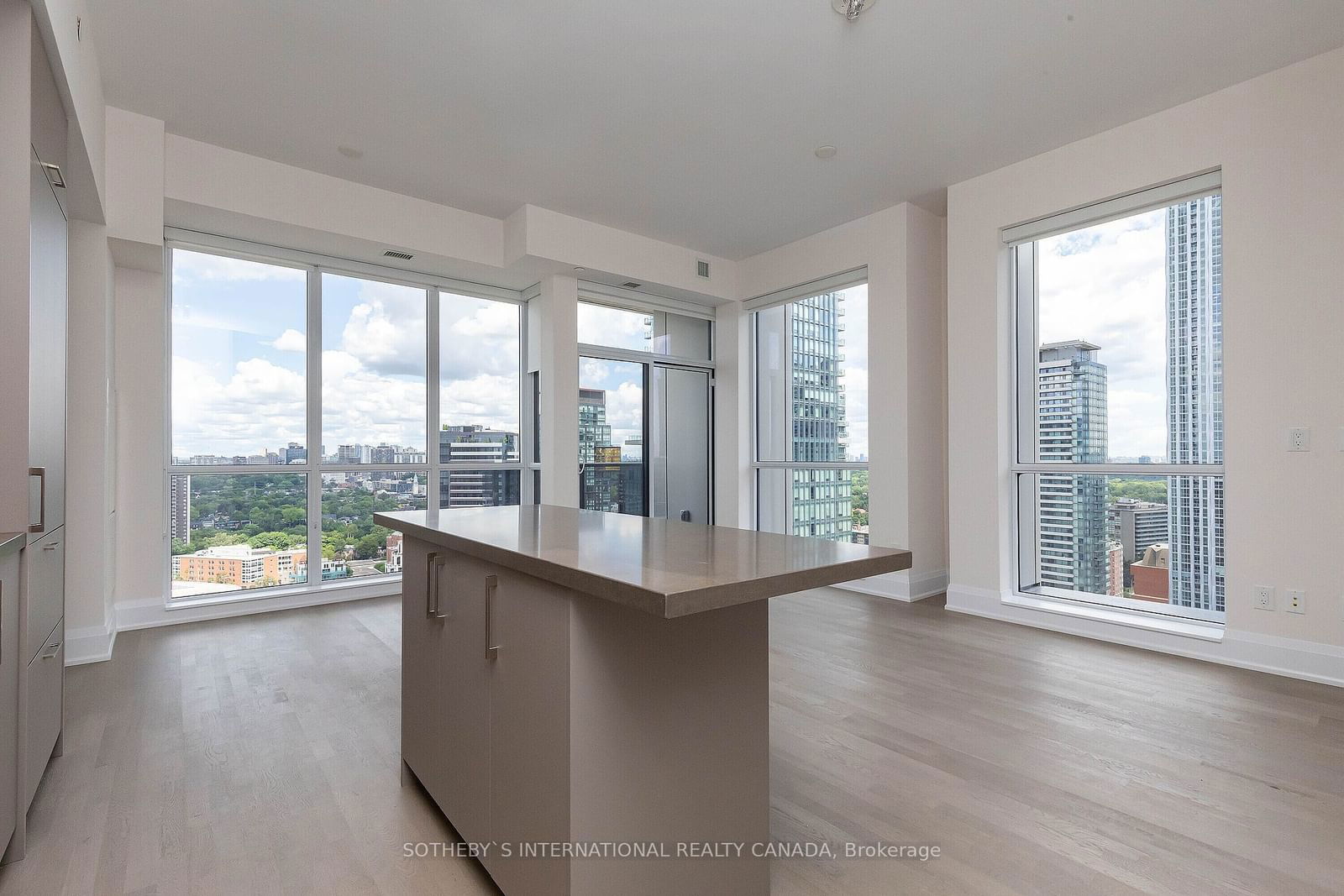 88 Cumberland St, unit 2505 for rent