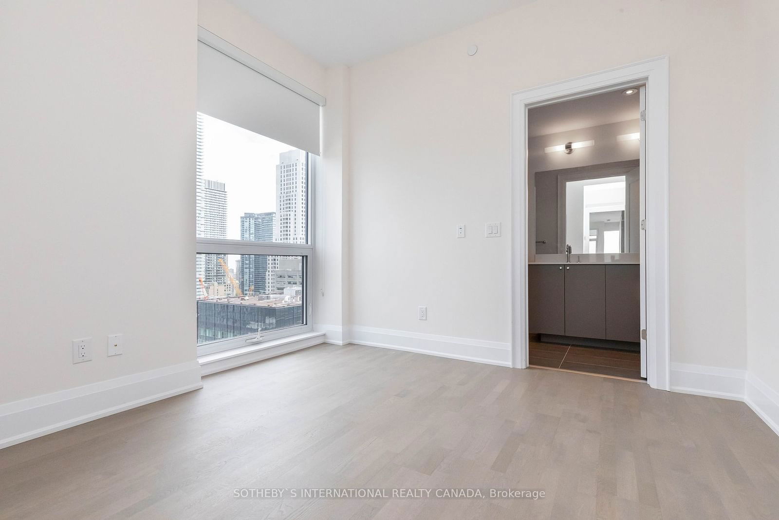 88 Cumberland St, unit 2405 for rent