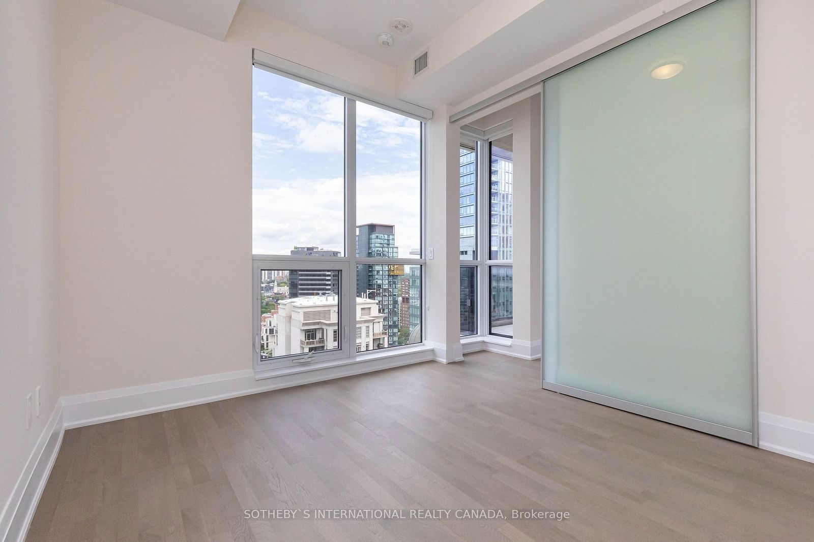 88 Cumberland St, unit 2405 for rent