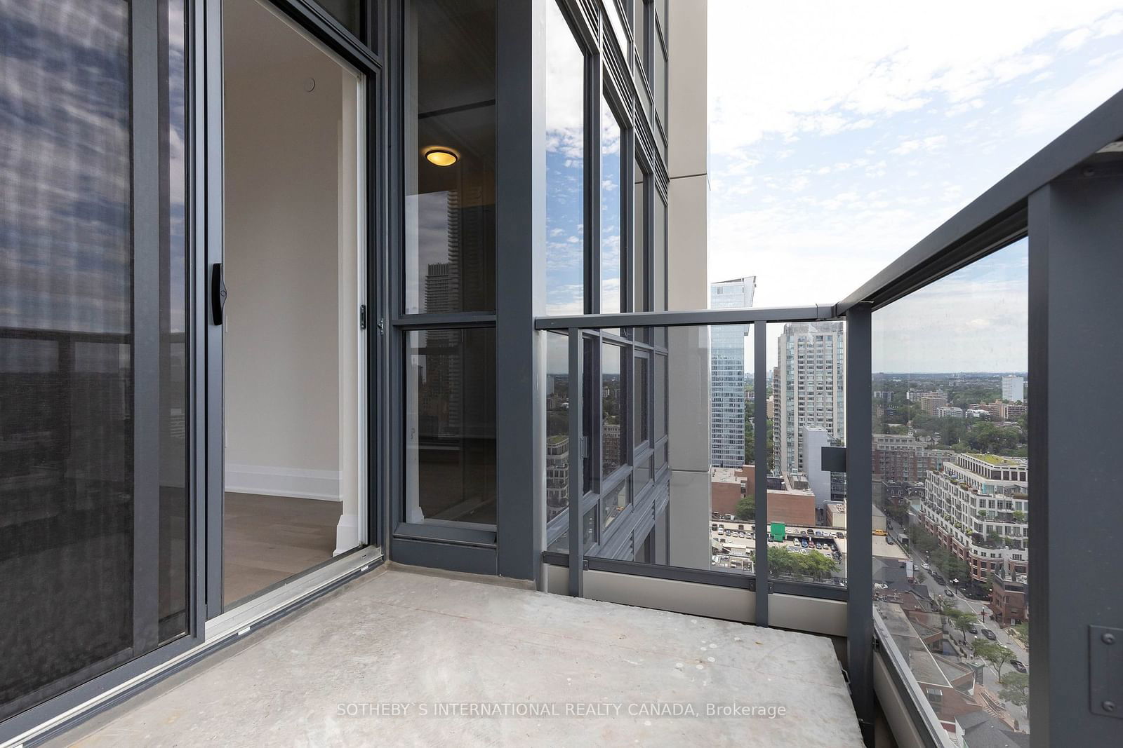 88 Cumberland St, unit 2405 for rent