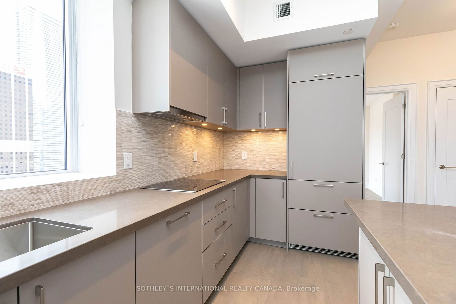 88 Cumberland St, unit 2405 for rent