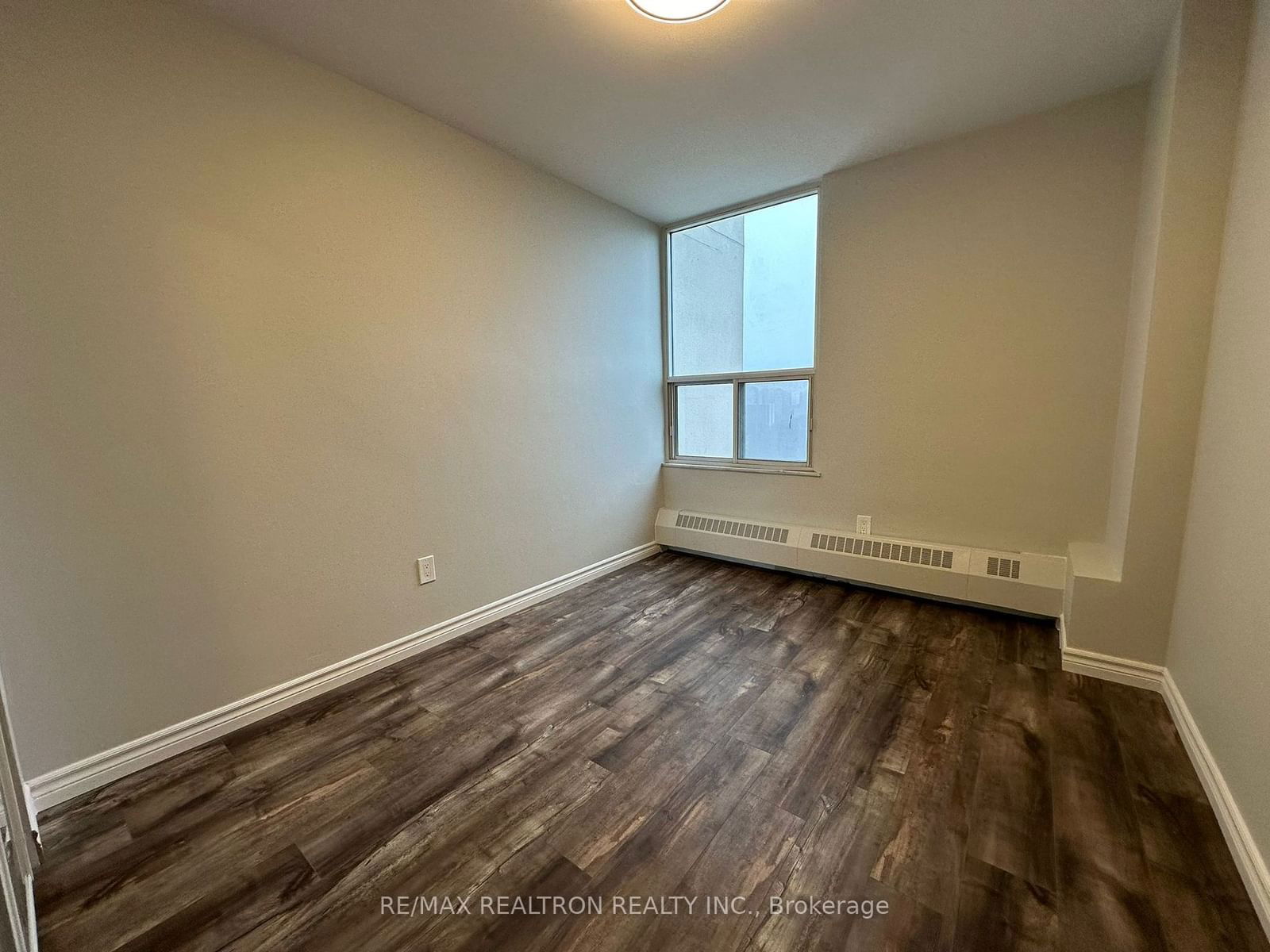 60 Pavane Linkway, unit 1702 for rent