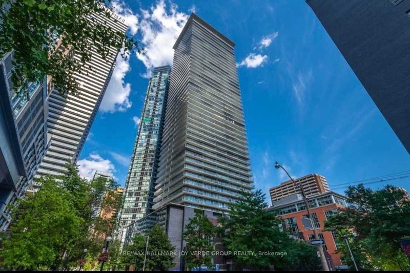 33 Charles St E, unit 3906 for rent