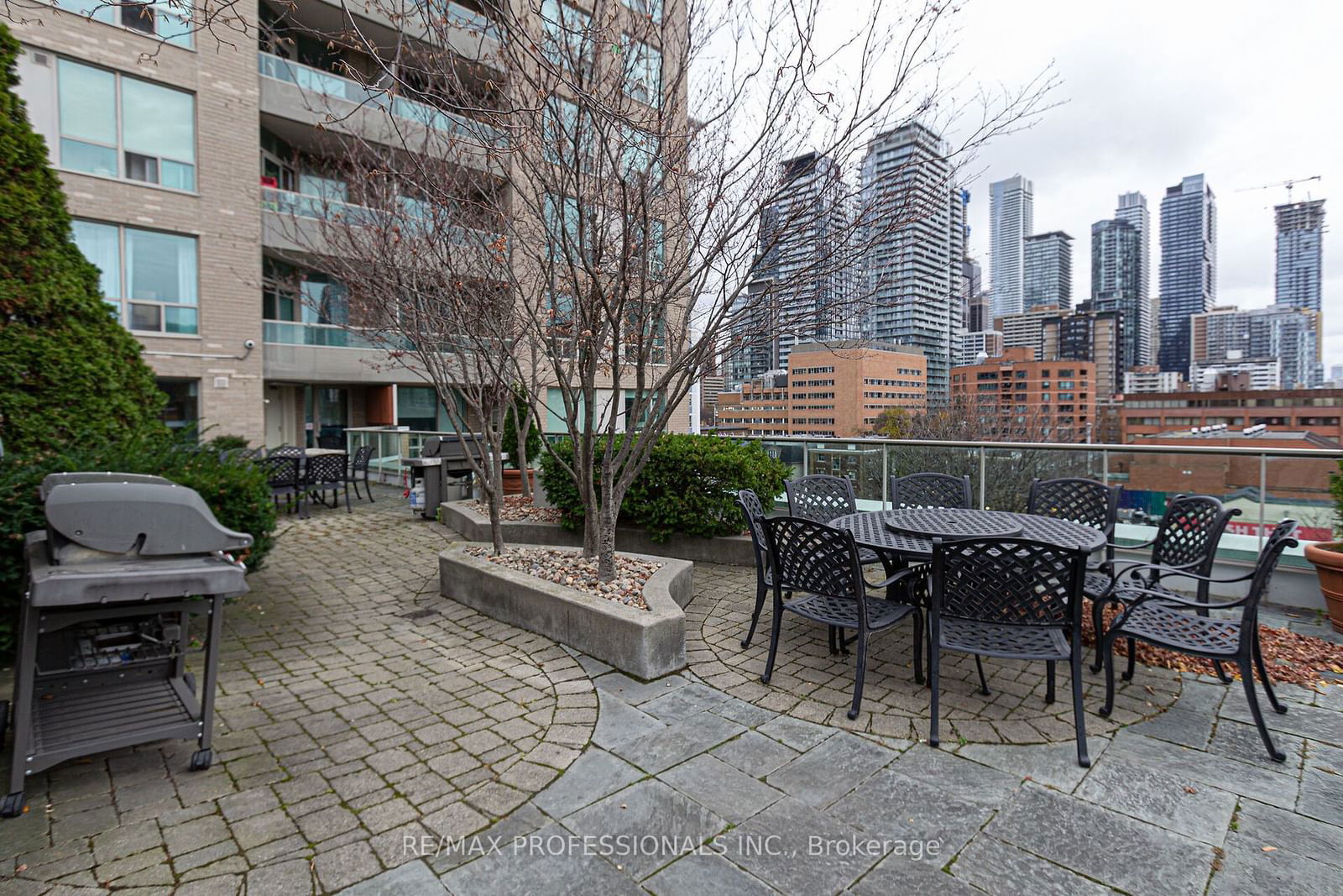 70 Alexander St, unit 1007 for sale