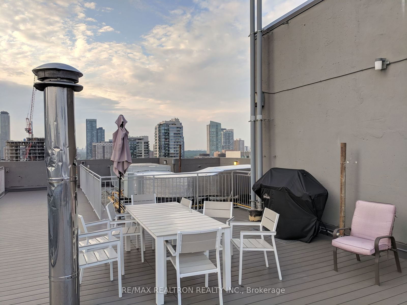 86 Gerrard St E, unit 12F for sale