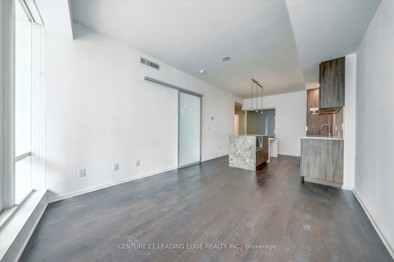 1 Bloor St E, unit 416 for rent