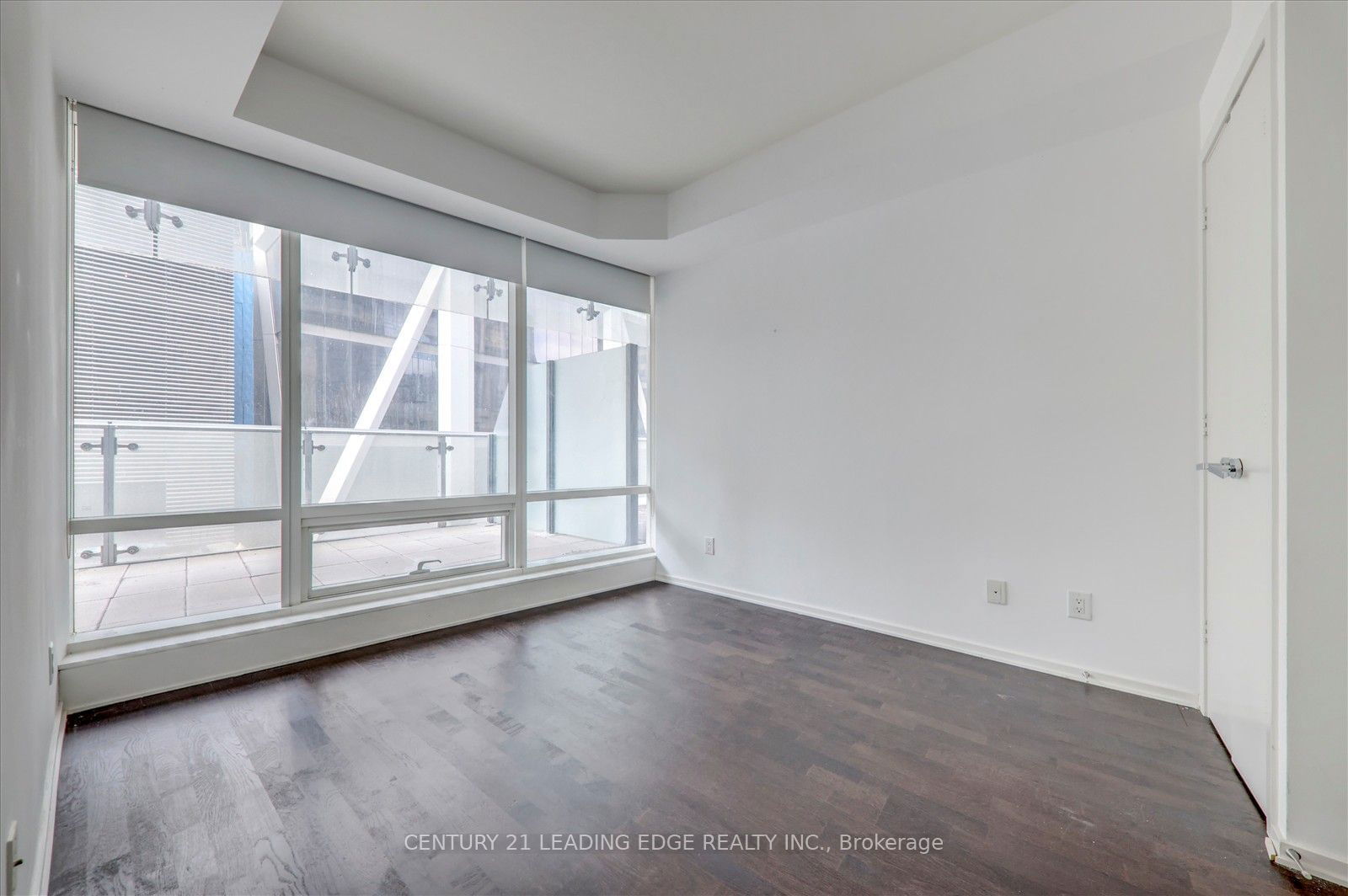 1 Bloor St E, unit 416 for rent