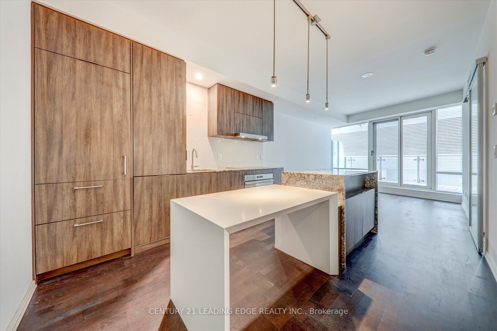 1 Bloor St E, unit 416 for rent